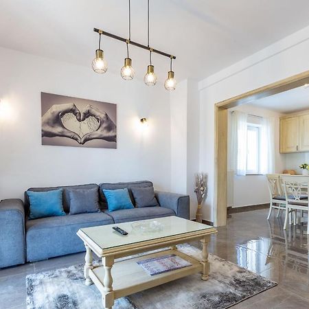 Mp Luxury Holiday Home With Swimming Pool Zadar Exterior photo